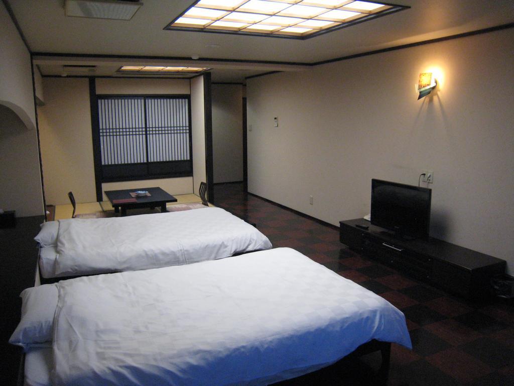 Utsumionsen Ichizu Hotell Aichi Eksteriør bilde