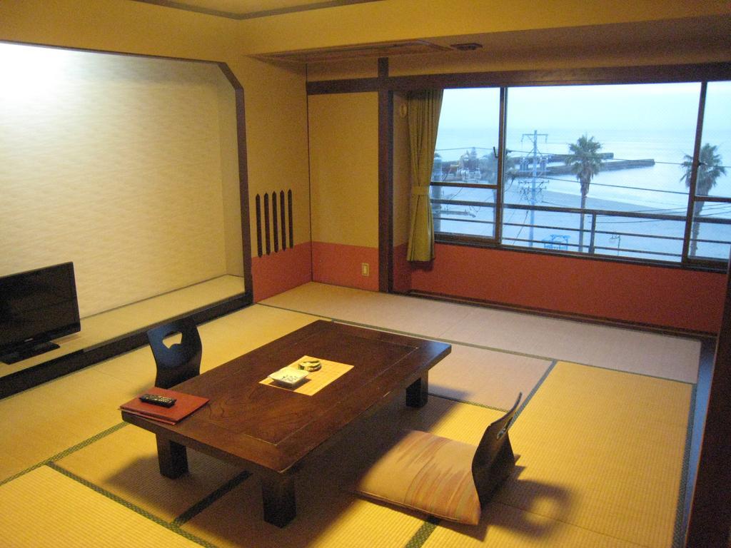 Utsumionsen Ichizu Hotell Aichi Eksteriør bilde